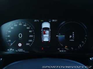 Volvo Ostatní modely XC60 Momentum T8 Twin Engine 2020
