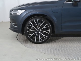 Volvo Ostatní modely XC60 Momentum T8 Twin Engine 2020