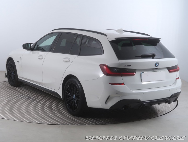 BMW 3 330 e xDrive 2021