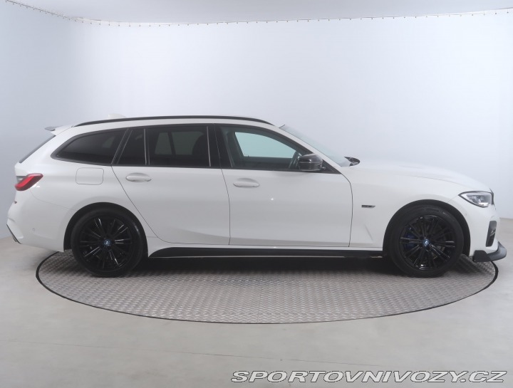 BMW 3 330 e xDrive 2021