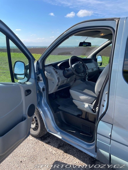 Opel Ostatní modely Vivaro 2,0 84kw - 9 míst 2011