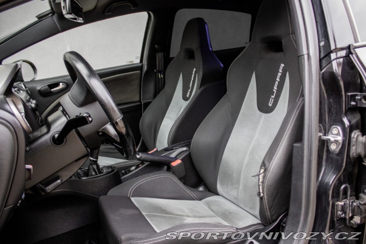 Seat Leon Cupra R / AJ NA SPLÁTKY 2009