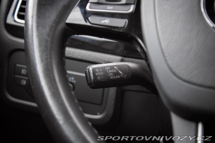 Volkswagen Ostatní modely Touareg 4.2 TDI V8 Tiptronic R-L 2013