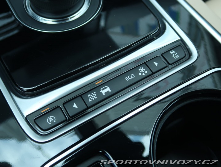 Jaguar XE E-Performance 2016