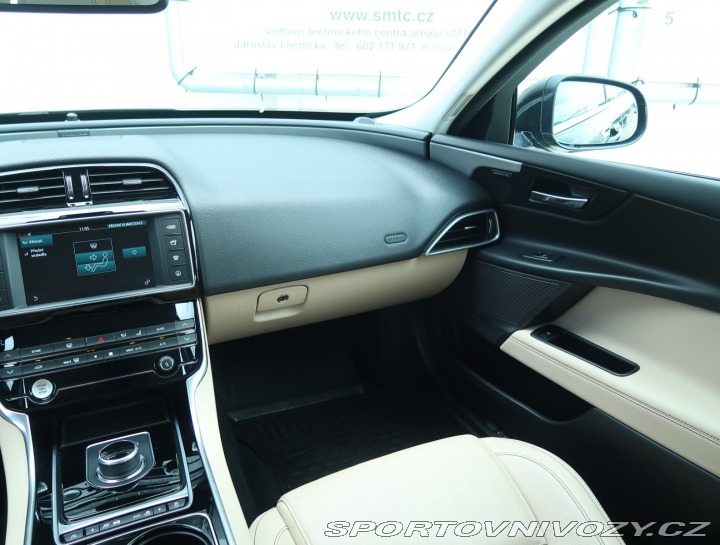 Jaguar XE E-Performance 2016