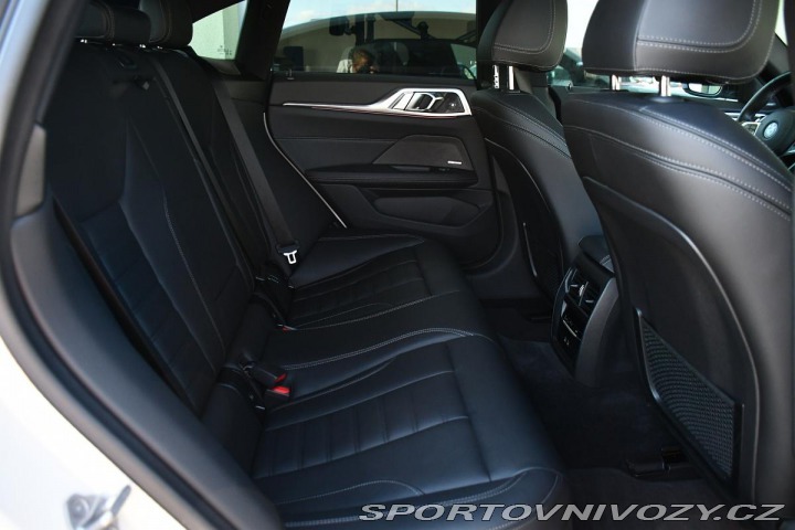 BMW i4 M50 xDrive HUD H/K TAŽNÉ 2022