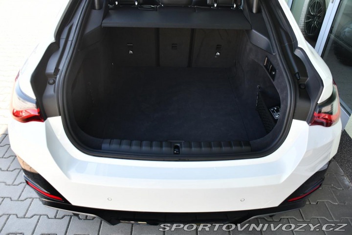 BMW i4 M50 xDrive HUD REZERVACE 2022