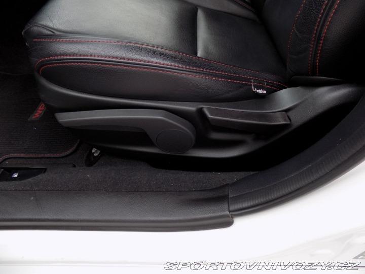 Subaru WRX STI 2.0i/STI/4x4/AT/200KW/ 2016