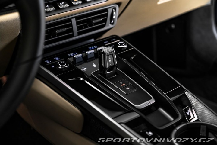 Porsche 911 Carrera Bose výfuky 2025