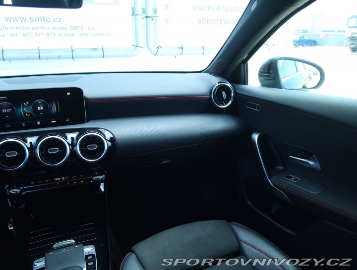 Mercedes-Benz A AMG Line A 180 2020