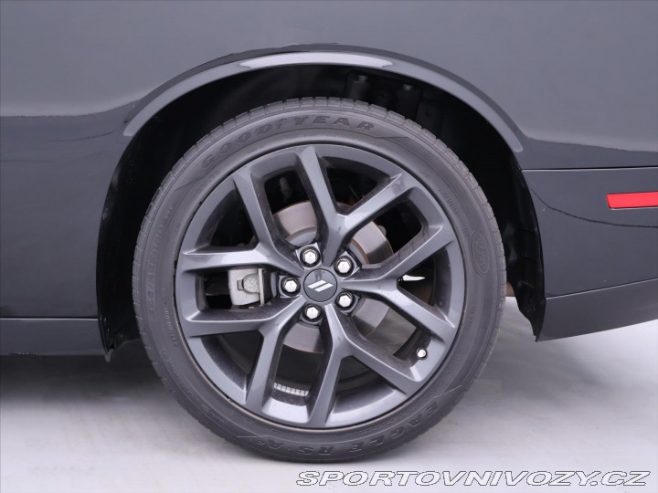 Dodge Challenger 5,7 V8 HEMI 277kW Klima K 2022