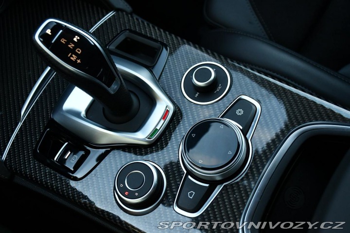 Alfa Romeo Stelvio VELOCE Ti Q4 2.0 REZERVAC 2021