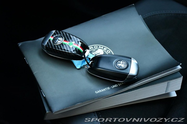 Alfa Romeo Stelvio VELOCE Ti Q4 2.0 REZERVAC 2021