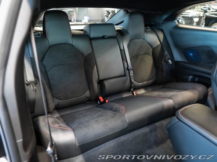 Dodge Charger 0.0 Daytona Scat Pack 670 2024