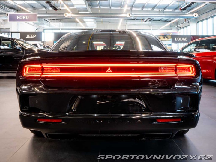 Dodge Charger 0.0 Daytona Scat Pack 670 2024