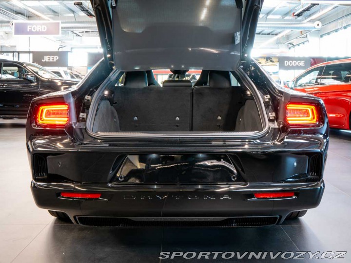 Dodge Charger 0.0 Daytona Scat Pack 670 2024