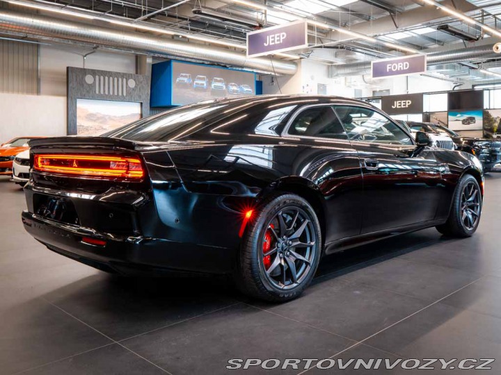 Dodge Charger 0.0 Daytona Scat Pack 670 2024