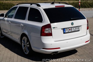 Škoda Octavia RS Combi 2011