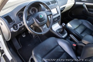 Škoda Octavia RS Combi 2011