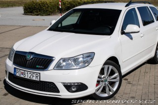 Škoda Octavia RS Combi 2011
