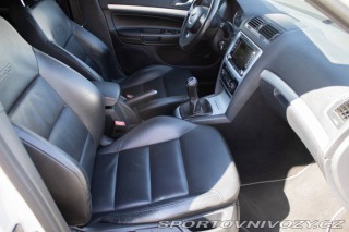 Škoda Octavia RS Combi 2011