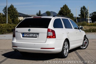 Škoda Octavia RS Combi 2011