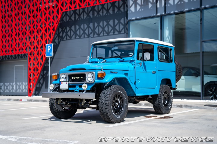Toyota Ostatní modely LandCruiser FJ40 V8 6.0L 1982