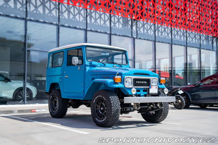 Toyota Ostatní modely LandCruiser FJ40 V8 6.0L 1982