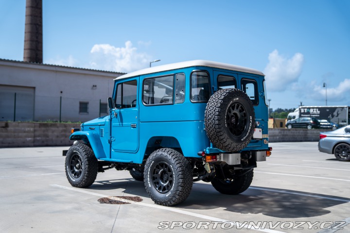 Toyota Ostatní modely LandCruiser FJ40 V8 6.0L 1982