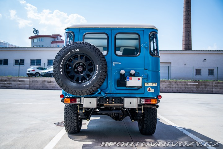 Toyota Ostatní modely LandCruiser FJ40 V8 6.0L 1982