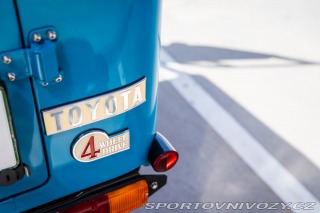 Toyota Ostatní modely LandCruiser FJ40 V8 6.0L 1982