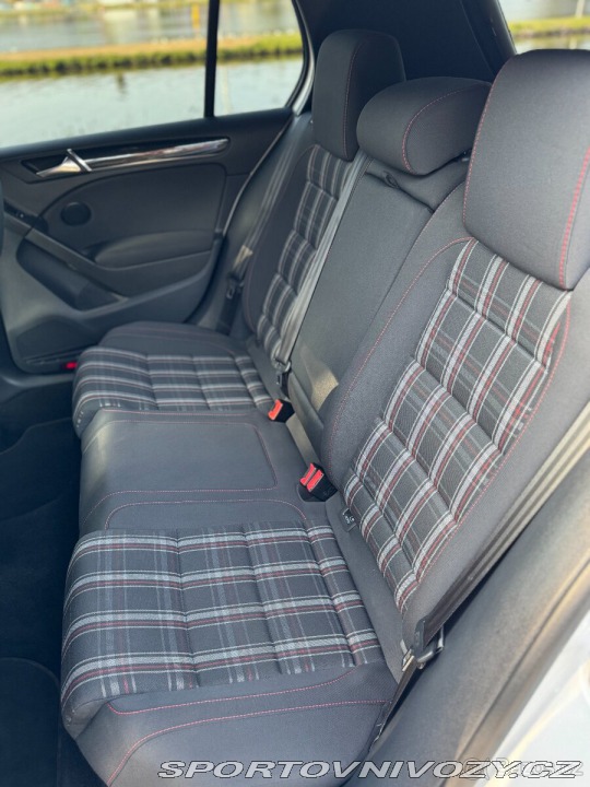 Volkswagen Golf GTI 2013