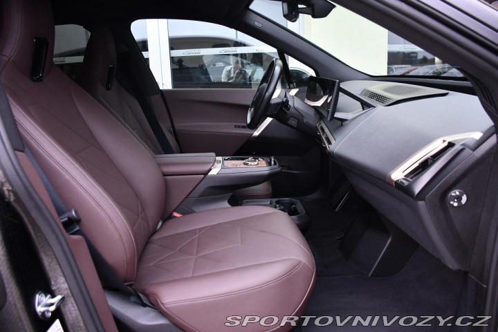 BMW iX xDrive40 H/K TAŽNÉ ČR 2022