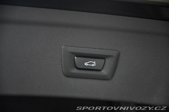 BMW iX xDrive40 H/K TAŽNÉ ČR 2022