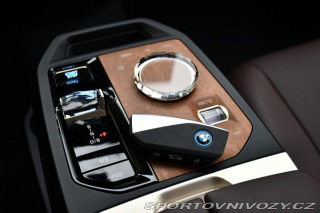 BMW iX xDrive40 H/K TAŽNÉ ČR 2022