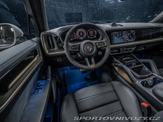Porsche Cayenne GTS Coupe 2025