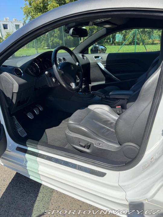 Peugeot RCZ 2,0 HDI 120kW (163 HP) 2013