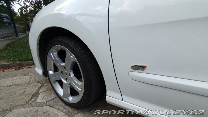 Peugeot 308 GTI 2011