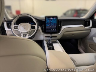 Volvo Ostatní modely XC60 2,0 T6 AWD Plus Dark 5630 2025