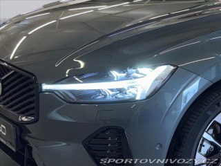 Volvo Ostatní modely XC60 2,0 T6 AWD Plus Dark 5630 2025