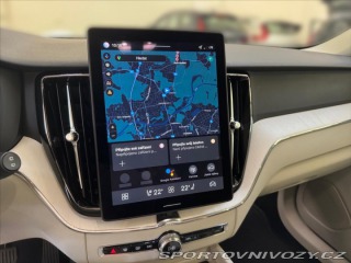 Volvo Ostatní modely XC60 2,0 T6 AWD Plus Dark 5630 2025
