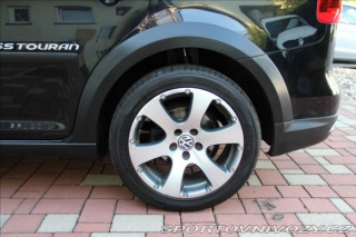 Volkswagen Ostatní modely Touran 1,4 TSI 140PS  Cross 2011