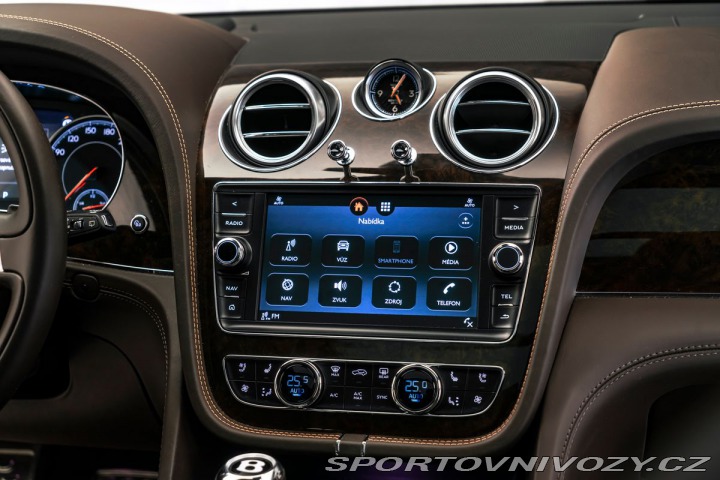 Bentley Bentayga 4,0D Masáže Pano LED 2017