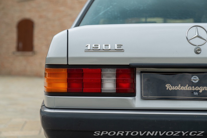 Mercedes-Benz E 190 E 1.8 1991