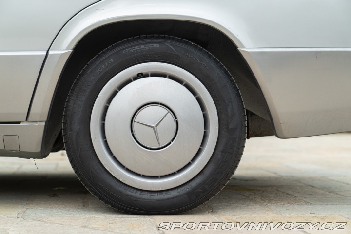 Mercedes-Benz E 190 E 1.8 1991