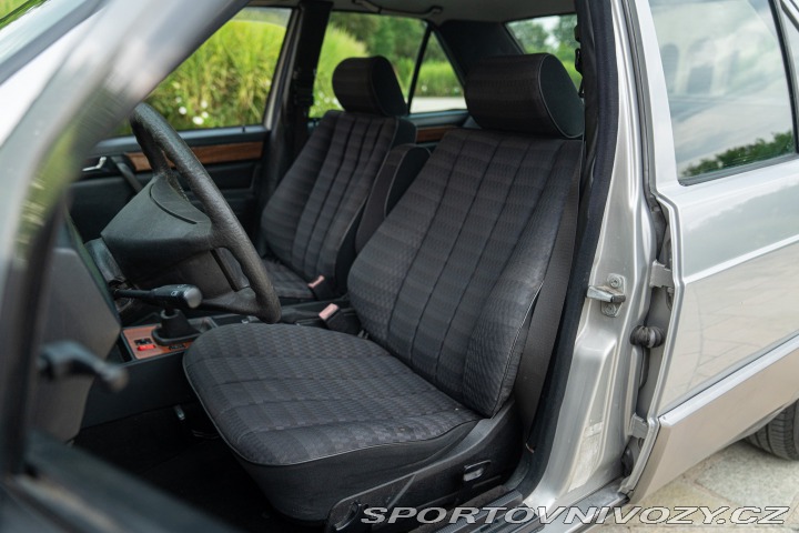 Mercedes-Benz E 190 E 1.8 1991