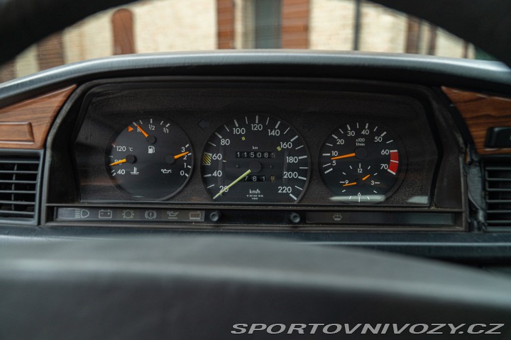 Mercedes-Benz E 190 E 1.8 1991