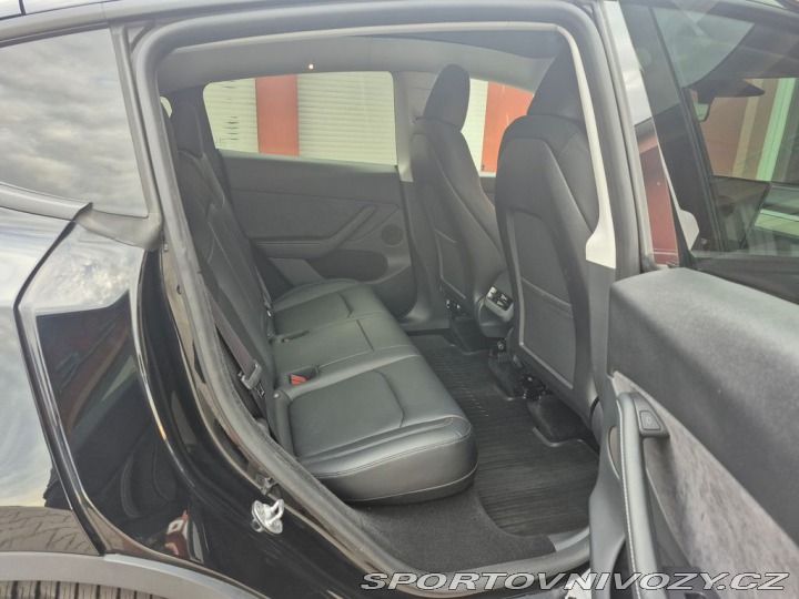 Tesla Model Y Long Range 378 kW 2023