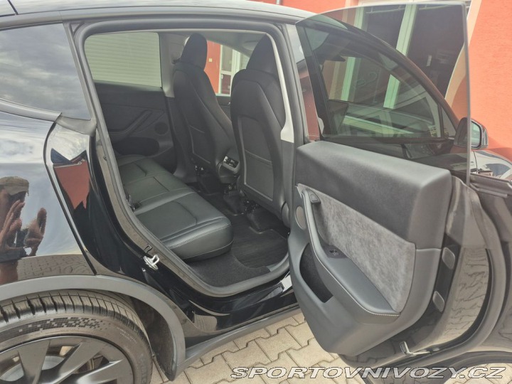 Tesla Model Y Long Range 378 kW 2023