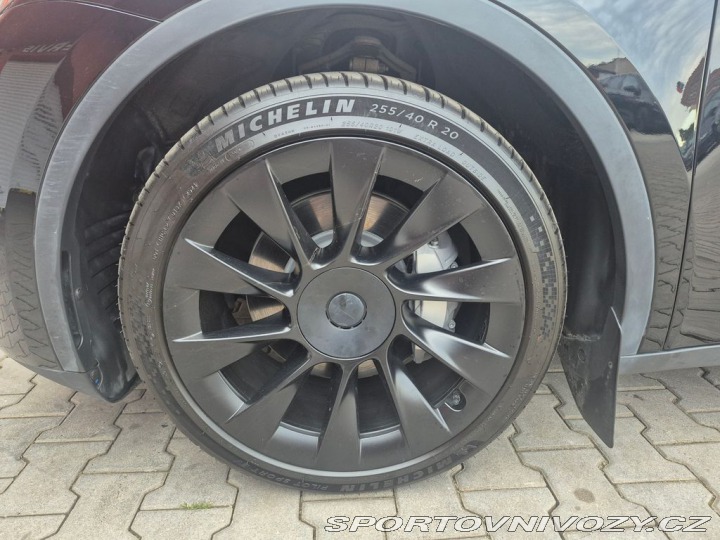 Tesla Model Y Long Range 378 kW 2023